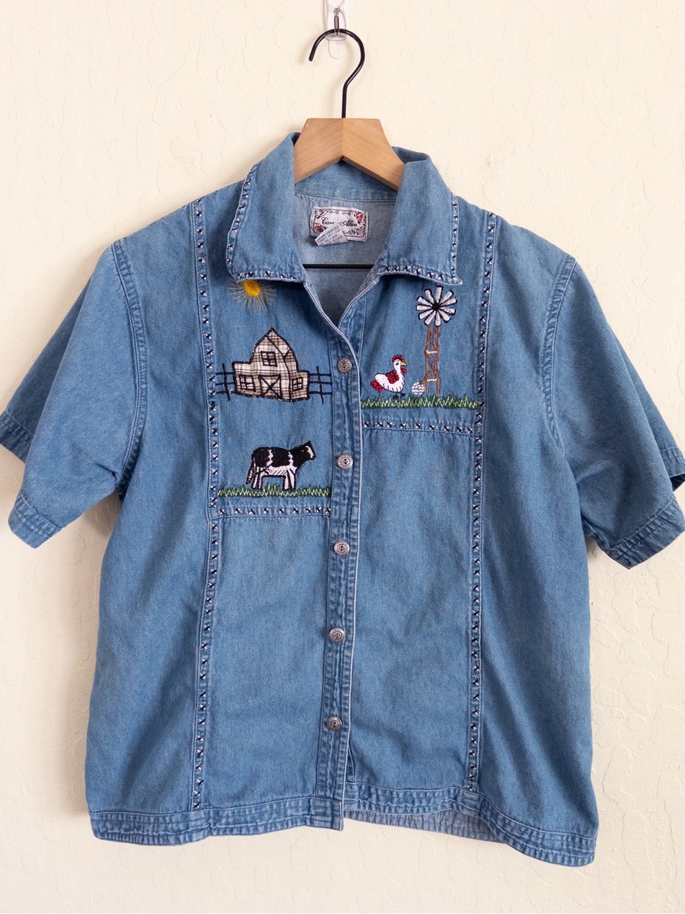 Vintage 90s Carrie Allen Denim Farm Embroidered Short Sleeve Button Down Shirt